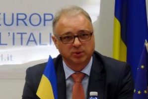 посол Украины в Италии Евгений Перелыгин