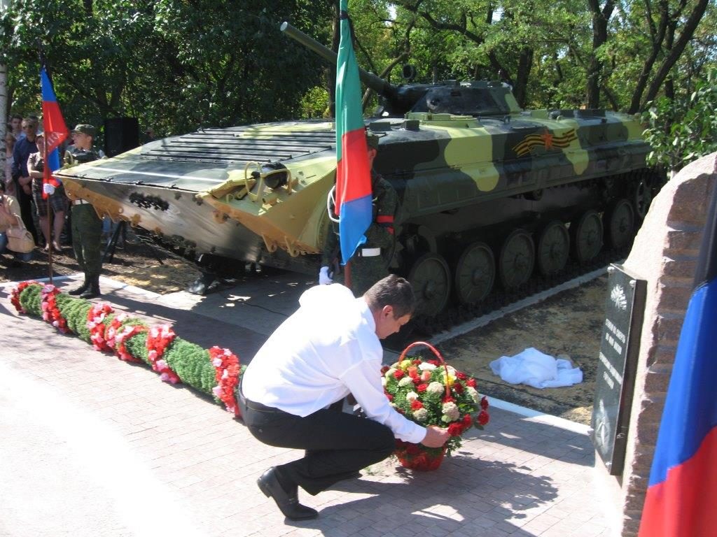 В оккупированной Горловке установили памятник террористам 