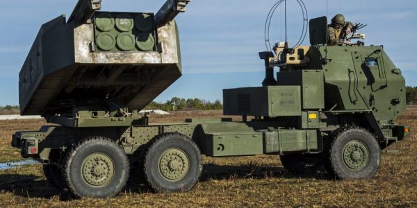 Заряжающая машина himars