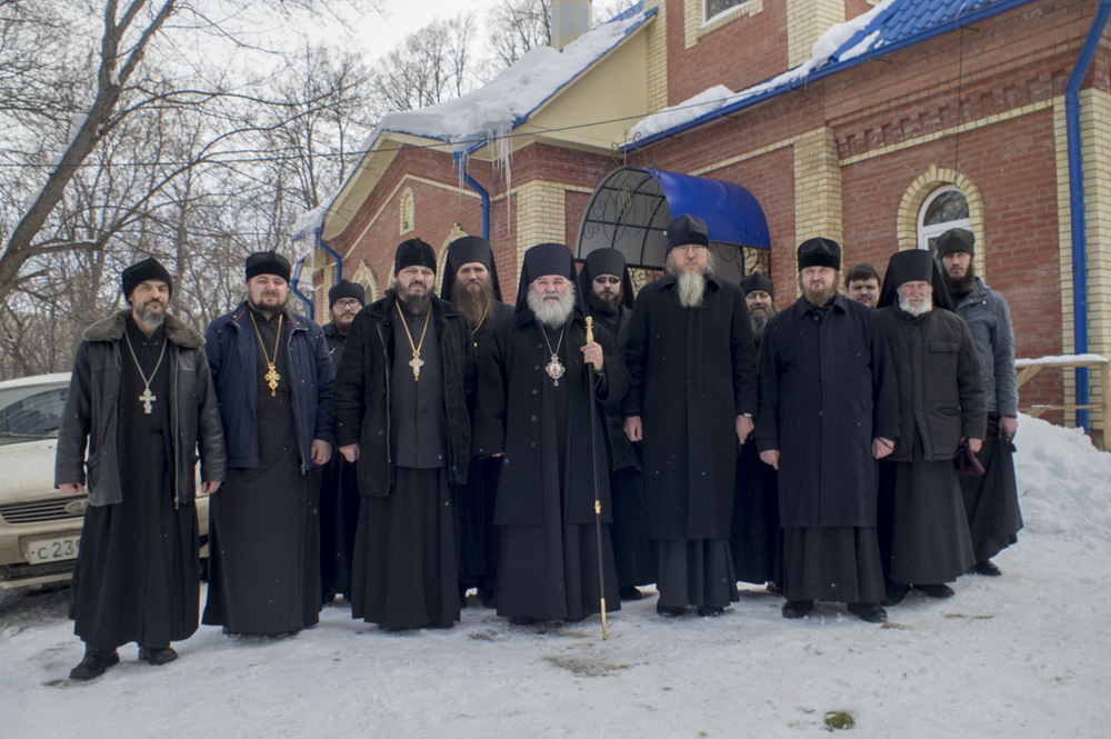 Братия монастыря. Спасо Преображенский Бузулукский мужской монастырь. Спасо Преображенский монастырь Бузулук. Преображенский мужской монастырь Бузулук. Иеромонах Стефан духовник Саввино Сторожевского монастыря.