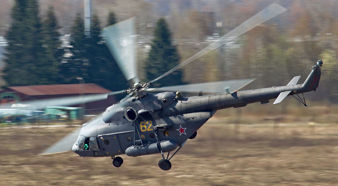 Военный вертолет фото на белом фоне