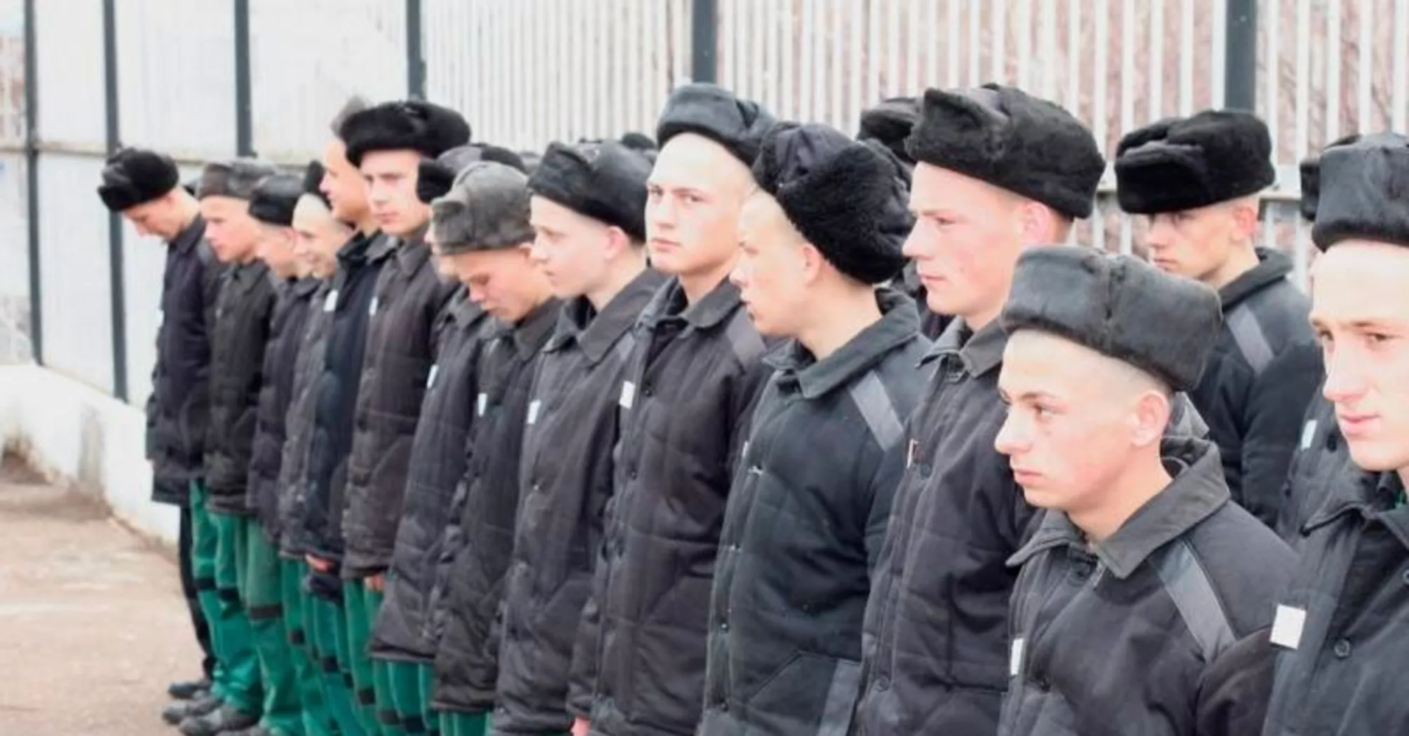 Военный заключенный рф. Колония для несовершеннолетних в России. Несовершеннолетние заключенные. Фото заключенных. Работа с несовершеннолетними осужденными.