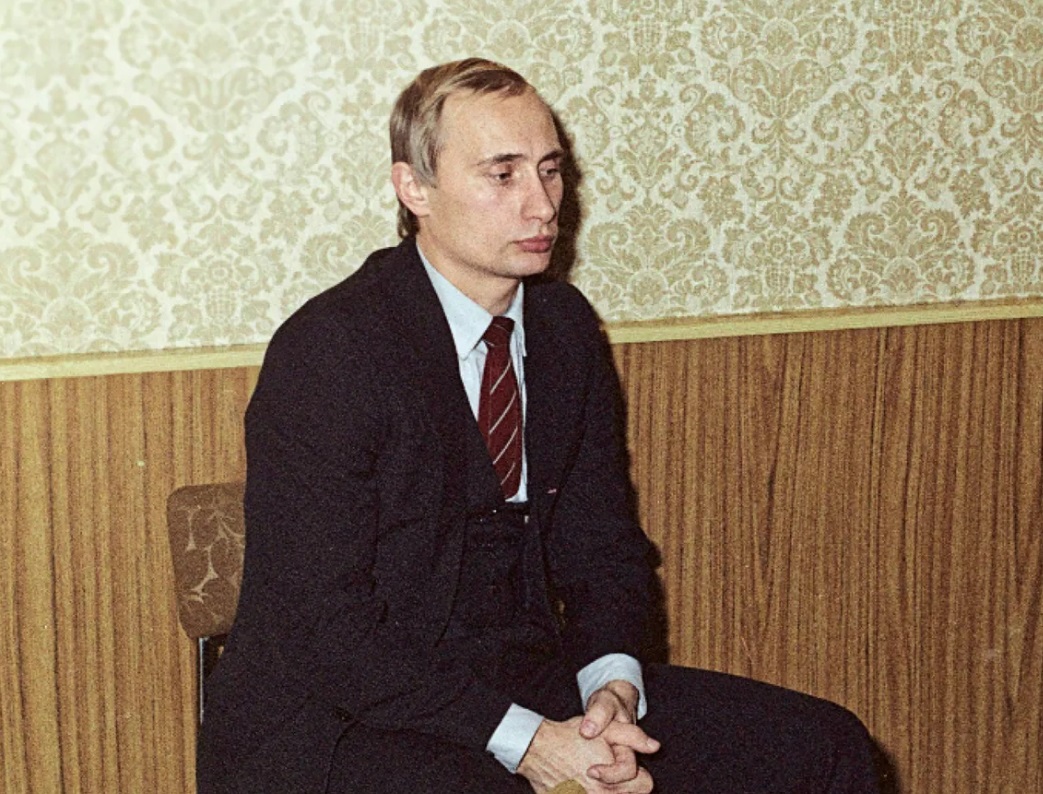 Der Spiegel развенчал миф о "супершпионе" Путине из КГБ
